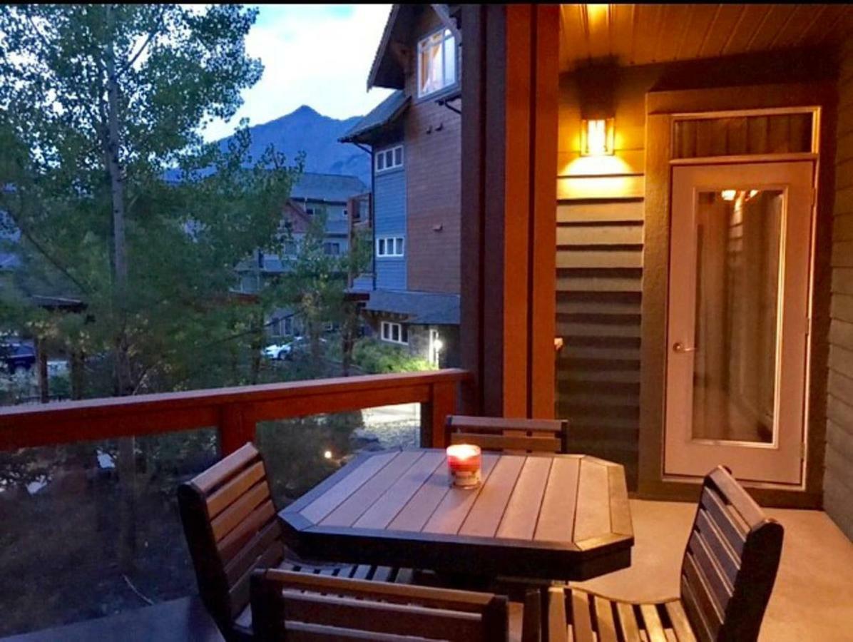 Luxurious & Spacious Mountain Retreat Canmore Dış mekan fotoğraf